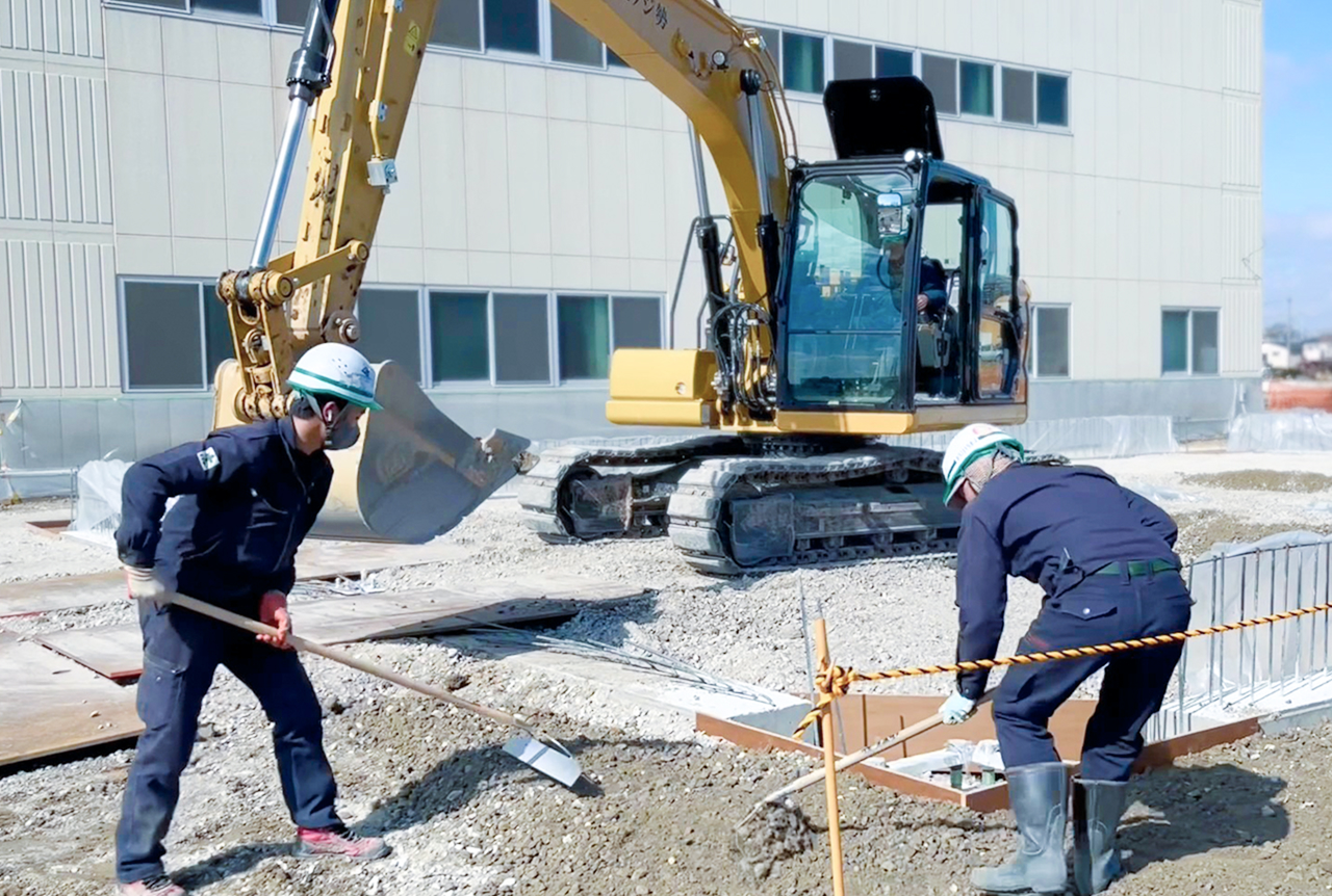 土木作業員 CIVIL ENGINEERING